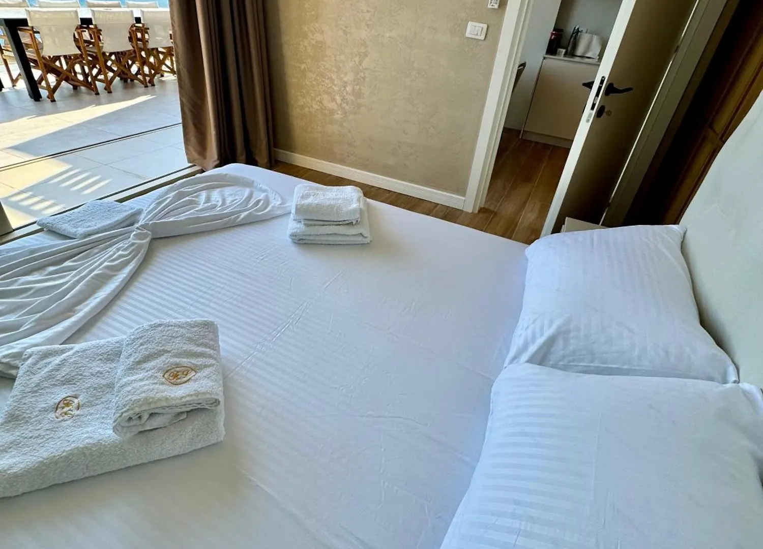 Bella Vista Green Coast Palase Himare Aparthotel