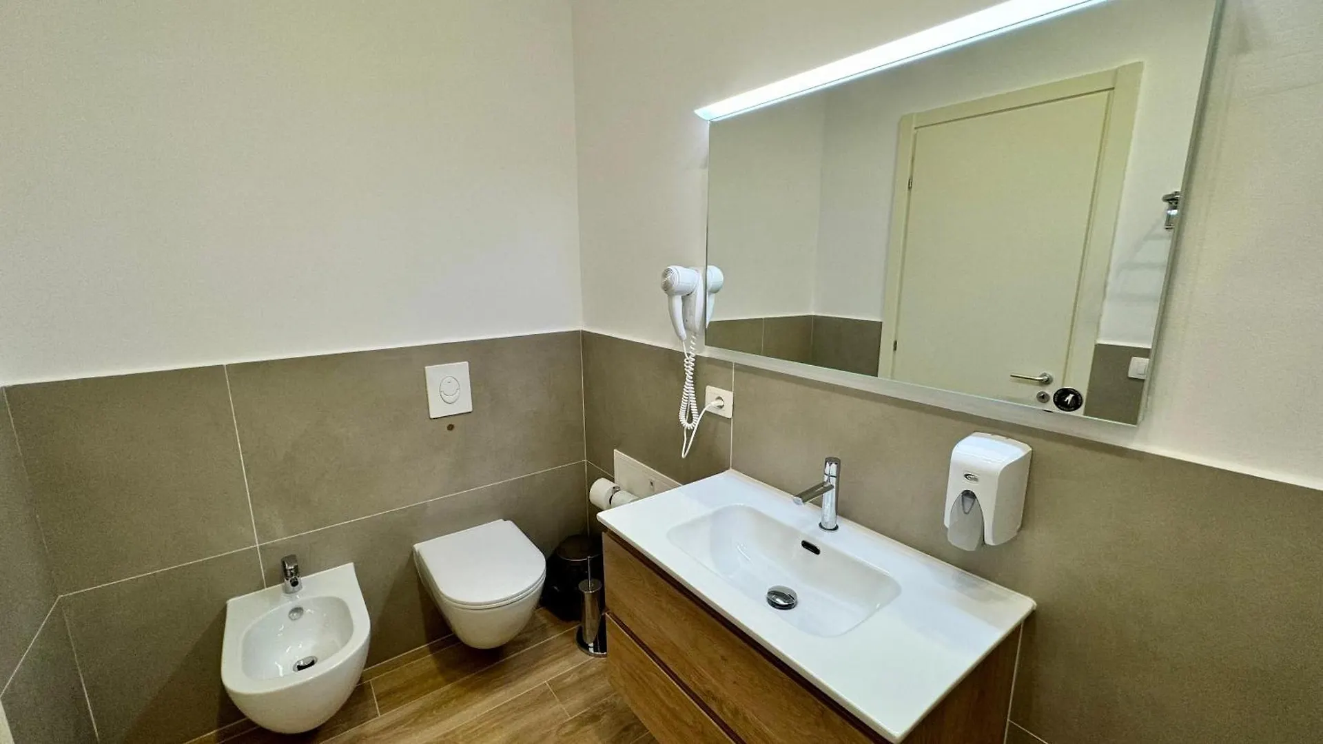 Aparthotel Bella Vista Green Coast Palase Himare Albania